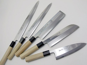 Японские кухонные ножи из стали